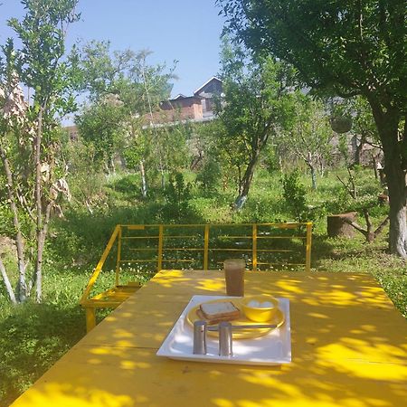Gazing Moon Homestay Shamshi エクステリア 写真